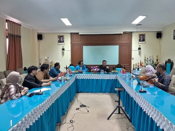 Suasana Bawaslu Sulsel saat penjajakan kerja sama kelembagaan dengan Program Studi Ilmu Politik Fakultas Ushuluddin dan Filsafat UINAM, (Dok: Ist),