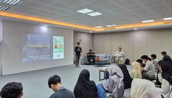 Mahasiswa mengikuti seminar bertajuk Growthlab: The Incubation Seminar Series, Nurturing Ideas, Growing Ventures (Dok: Ist)