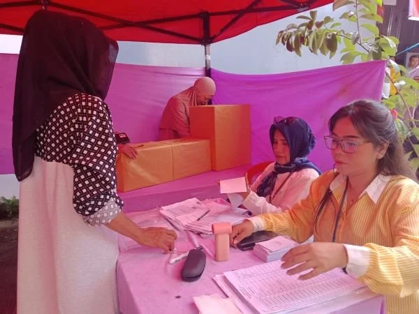 Suasana Warga Pada Pemilihan di Kecamatan Wajo Dok: Sinta KabarMakassar).