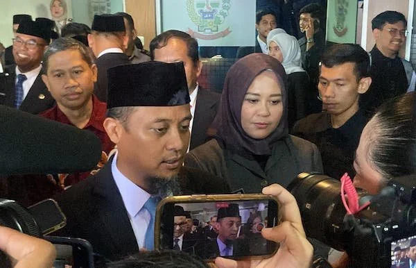 Gubernur Sulawesi Selatan, Andi Sudirman Sulaiman dan Wakil Gubernur Sulawesi Selatan, Fatmawati Rusdi (Dok: Nofi KabarMakassar)