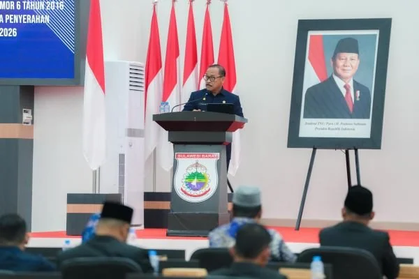 Rapat paripurna DPRD Sulbar membahas tiga agenda salah satunya Ranperda tentang perubahan ketiga atas peraturan daerah nomor 6 tahun 2016 tentang pembentukan dan susunan perangkat daerah provinsi Sulbar (Dok : Ist).