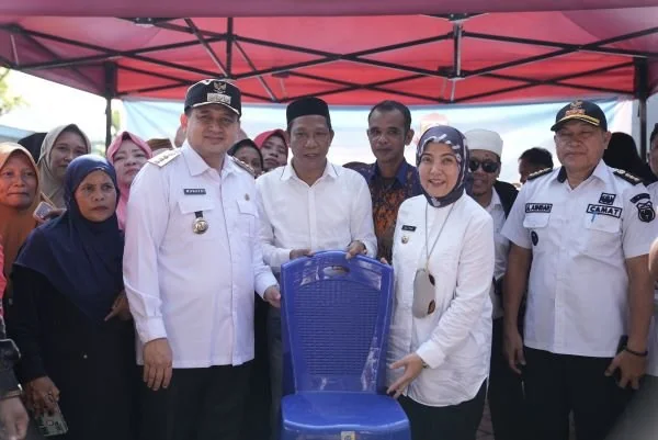 Wali Kota Munafri Arifuddin bersama Wakil Wali Kota Aliyah Mustika Ilham saat melakukan kunjungan di wilayah kepulauan (Dok : Ist).
