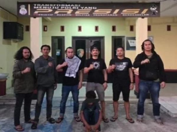 Pelaku pembusuran  saat diamanakan pihak kepolisian (Dok : Ist).