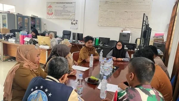 Lurah Pampang, Andi Quandy saat Rapat Kordinasi (Dok: Ist).