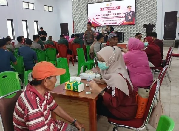 Masyarakat saat Donor Darah dan Cek Kesehatan Gratis di Polres Selayar (Dok: Ist)