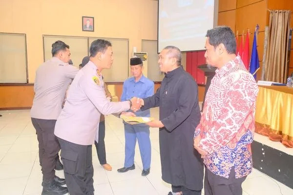 Kapolda Sulsel bersama Ketua Yayasan Rumah Moderasi Makassar (Dok:Ist)