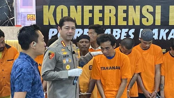 konferensi pers pelaku pembunuhan di Jalan Andi Tonro, Makassar (Dok: Atri KabarMakassar)