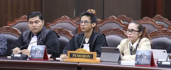 Pemohon didampingi kuasa hukumnya menyampaikan perbaikan permohonan pengujian Undang-Undang UU Pilkada, (Dok: Ist).
