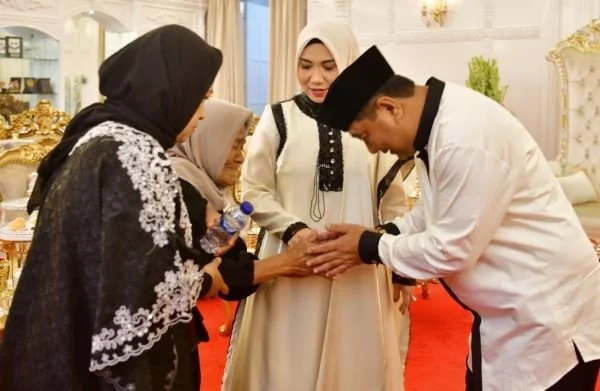 Pj Gubernur Sulsel, Bahtiar Baharuddin pada acara open house, Rabu, (10/4).