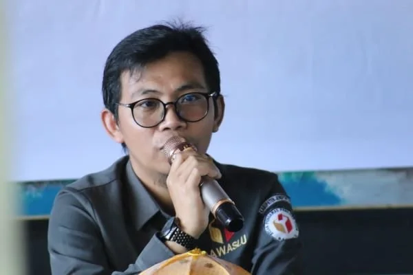 Kordinator divisi Hukum, Pencegahan, Partisipasi Masyarakat, dan Hubungan Masyarakat, Bawaslu Jeneponto, Eric Fhatur Rahman (Dok : Ist)