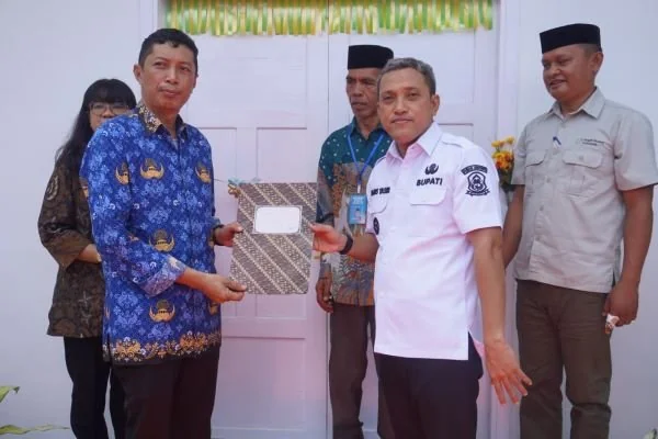 Peresmian serah terima Reading Corner (Pojok Baca) di UPT SDN 20 Bangkala. (Dok: Ist)