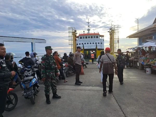 suasana penumpang di Pelabuhan Pammatata Kepulauan Selayar (Dok:Ist)