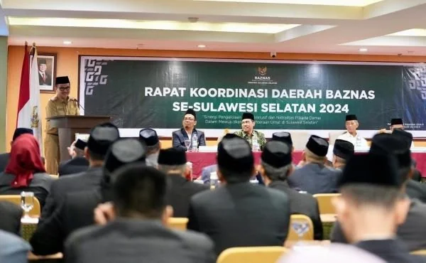 Sekprov Sulsel, Jufri Rahman secara resmi membuka Rapat  Koordinasi Daerah (Rakorda) Badan Amil Zakat Nasional (Baznas) Provinsi Sulawesi Selatan (Dok : Ist).