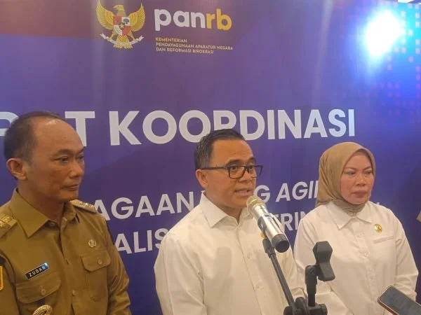 Menpan-RB, Azhar Anas saat mengikuti kegiatan di salah satu hotel di Kota Makassar (Dok: Ist)