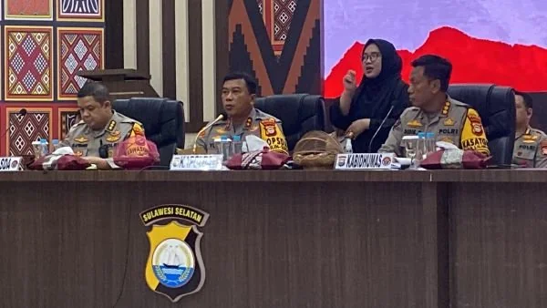 Kapolda Sulsel, Irjen Pol Yudhiawan Wibisono saat memberikan keterangan pers (Dok: Atri KabarMakassar)