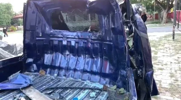 Kondisi mobil pick up saat diamankan di Halaman kantor Mapolres Jeneponto. (Ist)