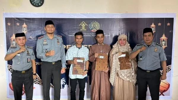 Warga Binaan Rutan Jeneponto mendapatkan remisi Idulfitri 2024).