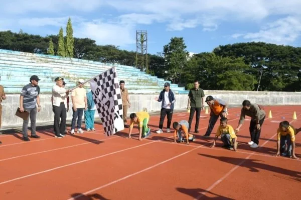 PJ Gubernur Sulbar saat membuka Kejuaraan Paralimpik di Stadion Manakarra Mamuju.
