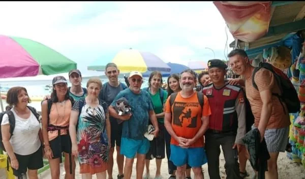 Wisatawan mancanegara di tanjung bira (Dok : Ist).