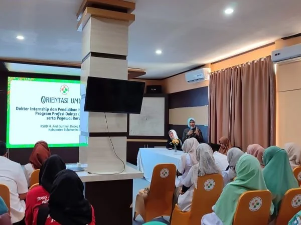 Pembekalan dan orientasi kerja bagi pegawai dan mahasiswa di Aula Pertemuan Lantai II RSUD Andi Sulthan Daeng Radja Bulukumba (Dok : Ist).