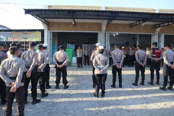 Ratusan personil Polres Jeneponto akan diterjunkan ke KPU untuk mengamankan jalannya kegiatan pendaftaran pasangan calon (Paslon) Kepala Daerah (Dok : Ist).