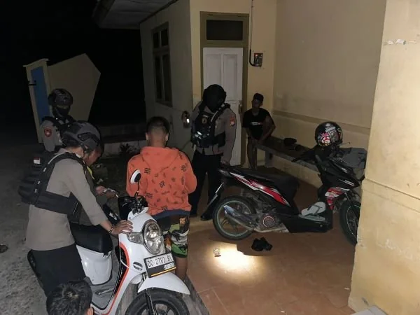 Samapta Polres Majene saat melakukan patroli malam (Dok : ist).