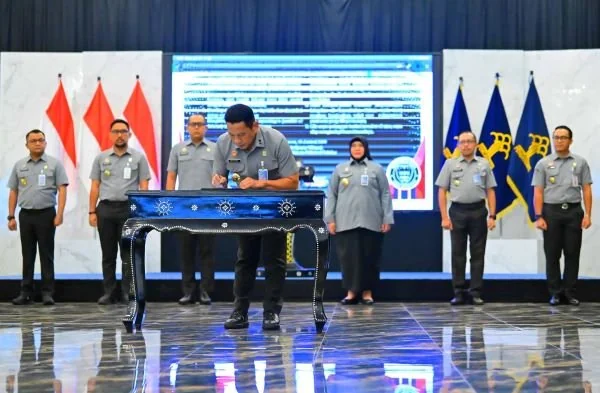 antor Wilayah Kementerian Hukum Sulawesi Selatan (Kanwil Kemenkum Sulsel) melaksanakan Apel Penandatanganan Komitmen Bersama Zona Integritas dan Perjanjian Kinerja Tahun 2026. Dok. Ist