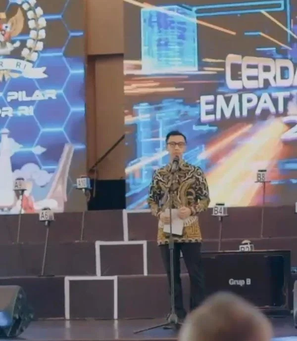 Anggota DPR-RI Muh. Zulfikar Suhardi saat membuka lomba cerdas cermat (dok:Ist)