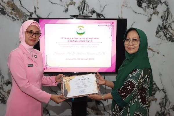 Ketua Yayasan Kemala Bhayangkari Cabang Jeneponto, Ny. Ratih Haryo. (Ist)