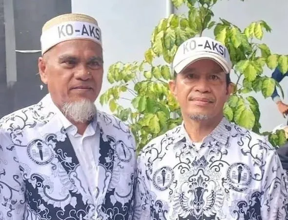 Dua guru Luwu Utara, Abdul Muis dan Rasnal yang menerima rehabilitasi dari Presiden Prabowo Subianto (dok. Ist)
