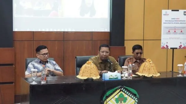 Pemerintah Kabupaten Gowa bekerjasama dengan USAID ERAT melaksanakan Pelatihan Sahabat LAPOR! di Ruang Rapat Kantor Bappeda, Selasa (14/5).