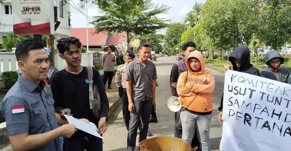 Massa Aksi Demo Kejari Takalar. (Dok: Ist)