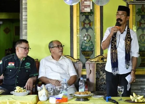 Ketua RAPI Wil 03 Kab Barru, M Ibrahim bersama  IAS di Barru. Foto IST