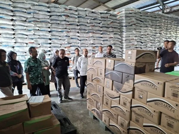 Pemantauan Bahan Pokok di gudang Bulog Mamuju beberapa waktu lalu (Dok : Ist).