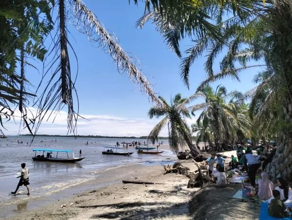 Pantai Balo-balo, Luwu Timur.