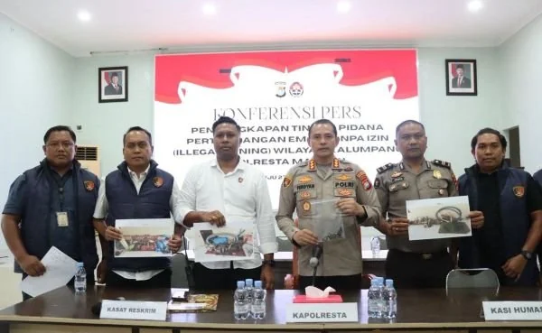 Konferensi pers Polresta Mamuju usai mengungkap Tambang Ilegal di Kalumpang. (Dok: Ist)