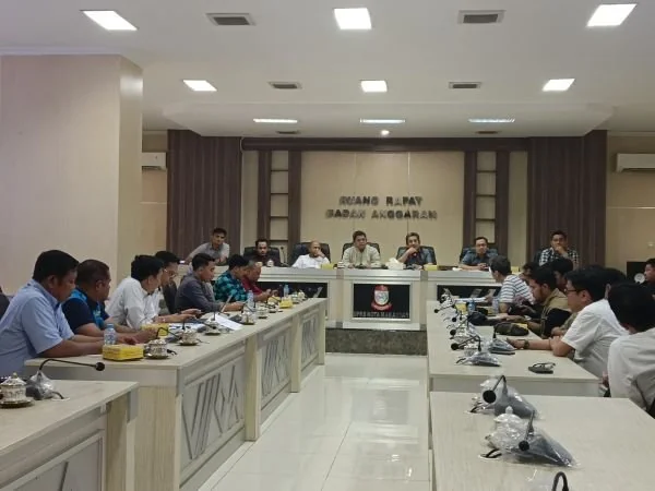 Rapat Dengar Pendapat Komisi C DPRD Kota Makassar dengan Dinas Tata Ruang, PTSP dan Warga, (Dok: Sinta KabarMakassar).