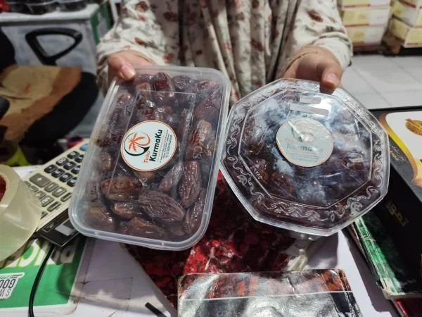 Kurma jenis Manjol yang  dijual di Toko Kurmaku, Senin (18/03). (Dok : Hanifah)