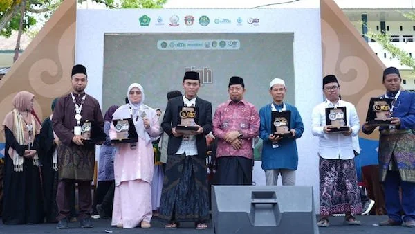 Para Pemenang Cabang Fiqih MQK Tingkat Internasional ke-1 Tahun 2025 (dok. Ist)
