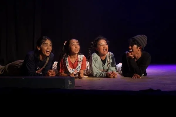 Bengkel Sastra (Bestra) Universitas Negeri Makassar dalam Festival Teater Mahasiswa Nasional (Festamasio) XI Jatinangor (Dok : Ist).