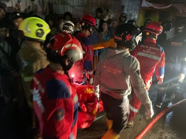 Kebakaran di jalan Barawaja, Makassar yang tewaskan seorang lansia (Dok:Ist)