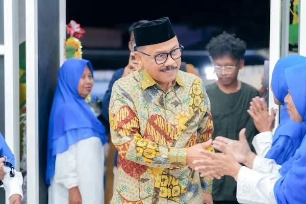 Gubernur Sulbar Suhardi Duka saat menghadiri maulid di Kasiwa(dok:ist)