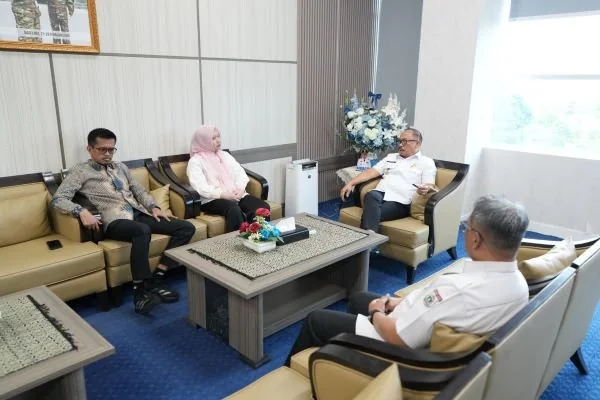 Gubernur Sulbar saat menerima kunjungan pimpinan DPRD Sulbar (dok:ist)
