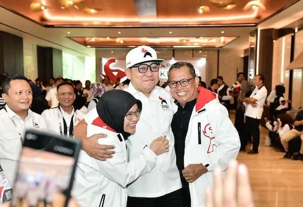 Suasana RMS Peluk  Rezki Mulfiati Lutfi, Usai Gabung PSI, (Dok: Ist).