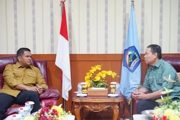 Bupati Bantaeng, M. Fathul Fauzy Nurdin, melakukan penandatanganan Nota Kesepahaman (MoU) dengan Pilar Nusantara (PINUS) Sulawesi Selatan (Dok: Ist)