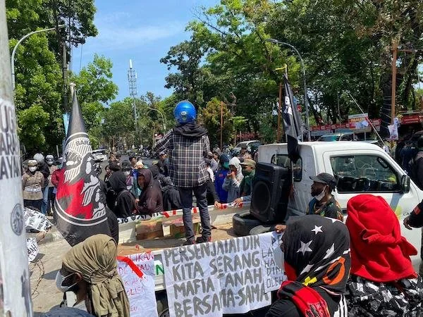 aksi unjuk rasa di PN Makassar (Dok: Atri KabarMakassar)