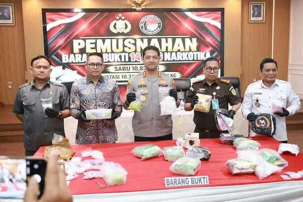 Suasana Prescon Pemusnaan Sabu dan Ekstasi (Dok: Ist).