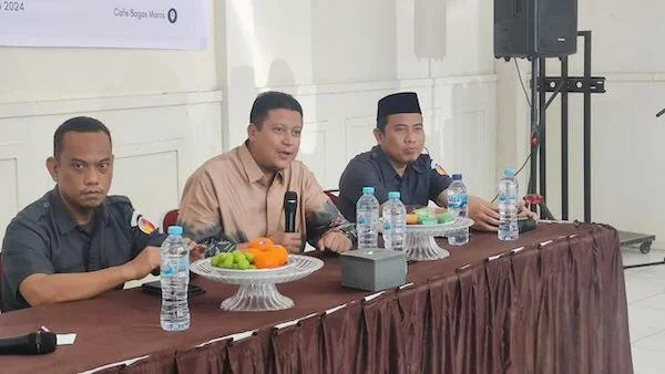Prof Muhammad saat menjadi narasumber di kegiatan Bawaslu Maros (Dok:Ist)