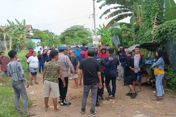 Polsek Manggala saat mengamankan bentrok antar warga (Dok : Ist).