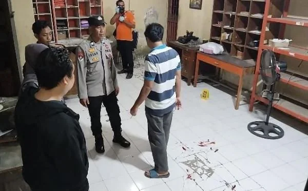 Polisi berjaga di TKP. (Dok: Ist)